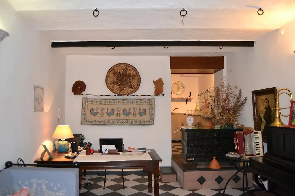 Su Cantaru Guesthouse Villanova Monteleone 3*,  Italia
